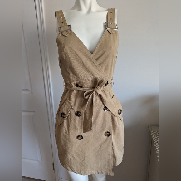 Runaway Dress - Picture 3 of 5